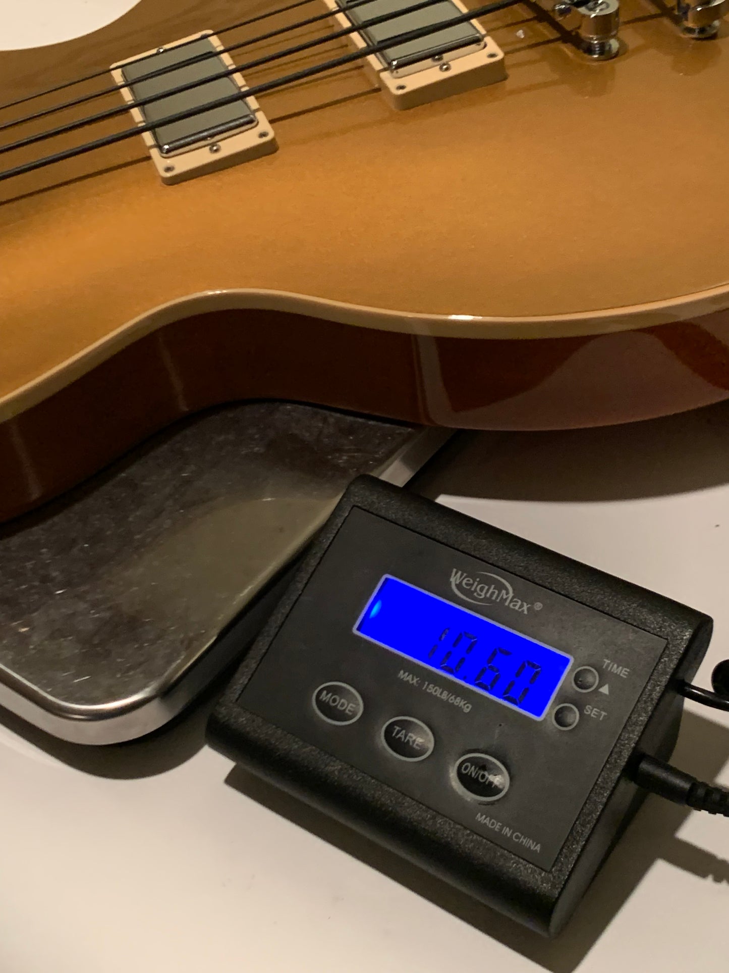 2011 Gibson Les Paul Standard OVERSIZED Goldtop Bass Guitar w Original Case