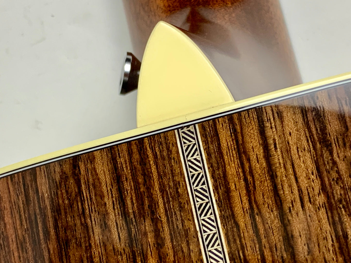 Martin 20th Anniversary OMJM John Mayer Signature Model - Grey Sunburst OM-28