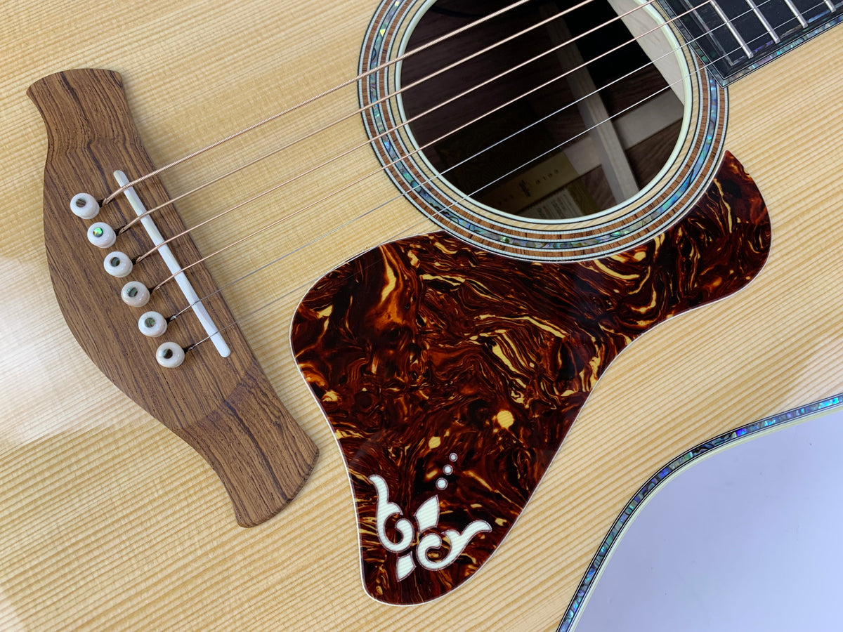 2026 Taylor Next Generation Gold Label 917E Grand Pacific Torrefied Adirondack Top Honduran Rosewood Back Sides