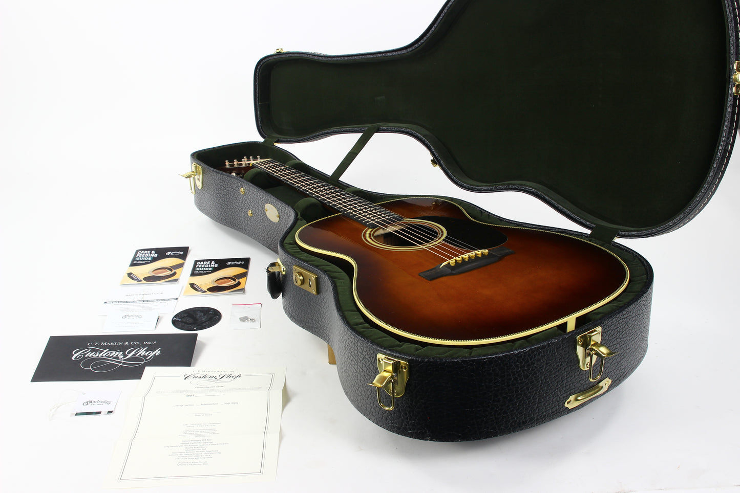 Martin Custom Shop 000-28 Authentic 1937 Aged Ambertone Stage 1 Aging Adirondack Spruce and Rosewood