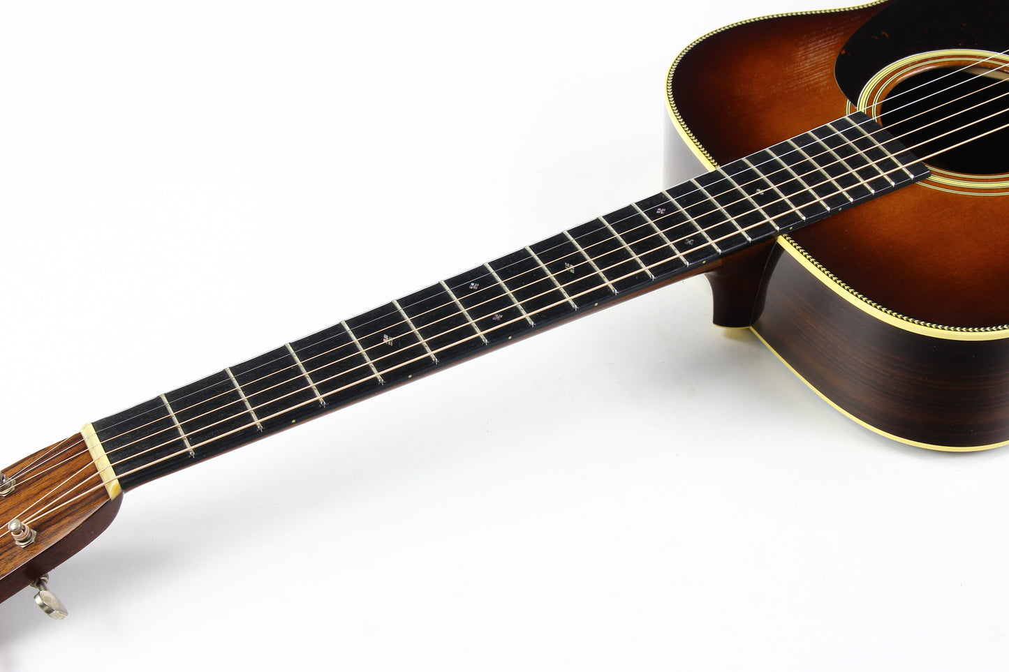 Martin Custom Shop 000-28 Authentic 1937 Aged Ambertone Stage 1 Aging Adirondack Spruce and Rosewood