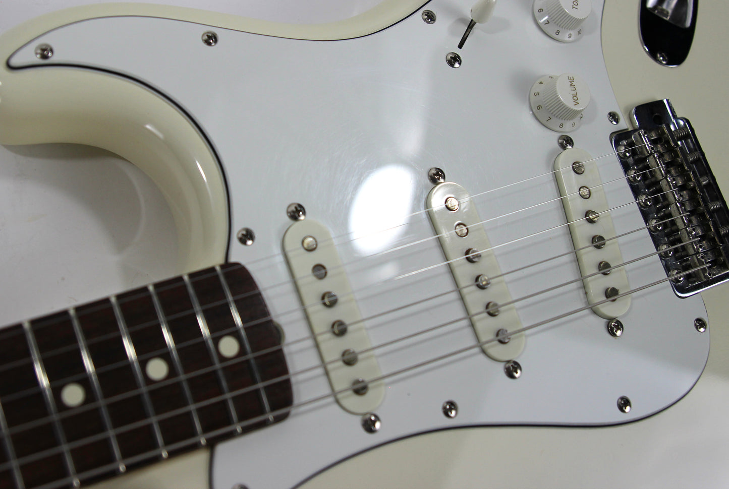 1982 Fender JV Japan ST62-65 '62 Stratocaster Vintage Reissue Olympic White - USA Fullerton RED-BOTTOM Pickups, MIJ