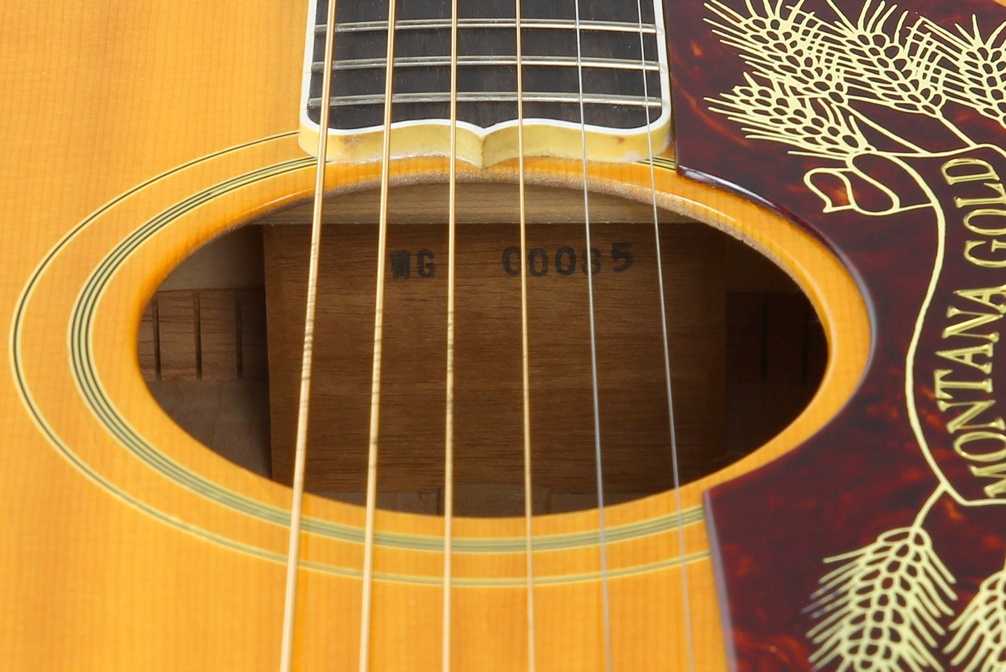 2005 Gibson Custom Shop Montana Gold J-200 w Original Case Jumbo Flattop!