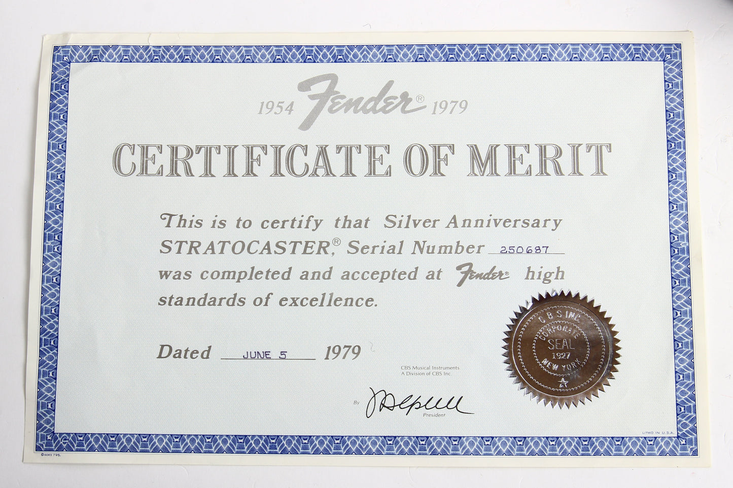 NOS! 1979 Fender 25th Silver Anniversary Stratocaster in WHITE PEARLESCENT! Original BOX, Paperwork etc!