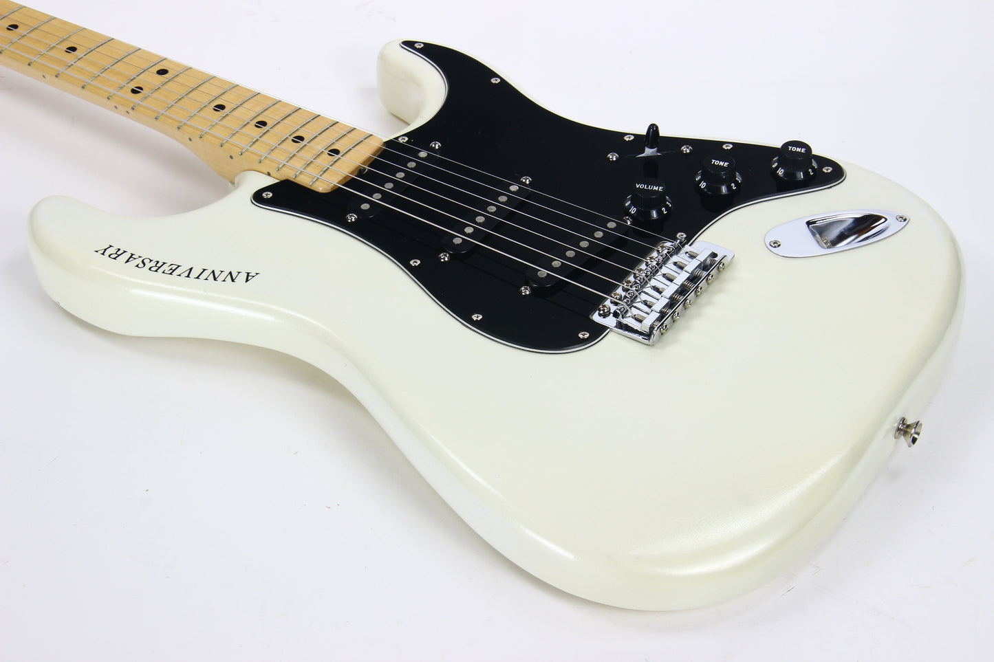 NOS! 1979 Fender 25th Silver Anniversary Stratocaster in WHITE PEARLESCENT! Original BOX, Paperwork etc!