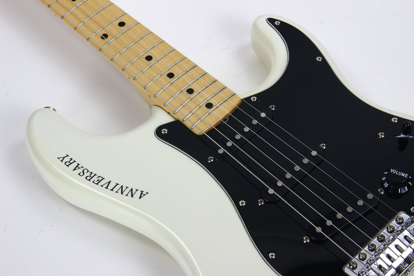 NOS! 1979 Fender 25th Silver Anniversary Stratocaster in WHITE PEARLESCENT! Original BOX, Paperwork etc!