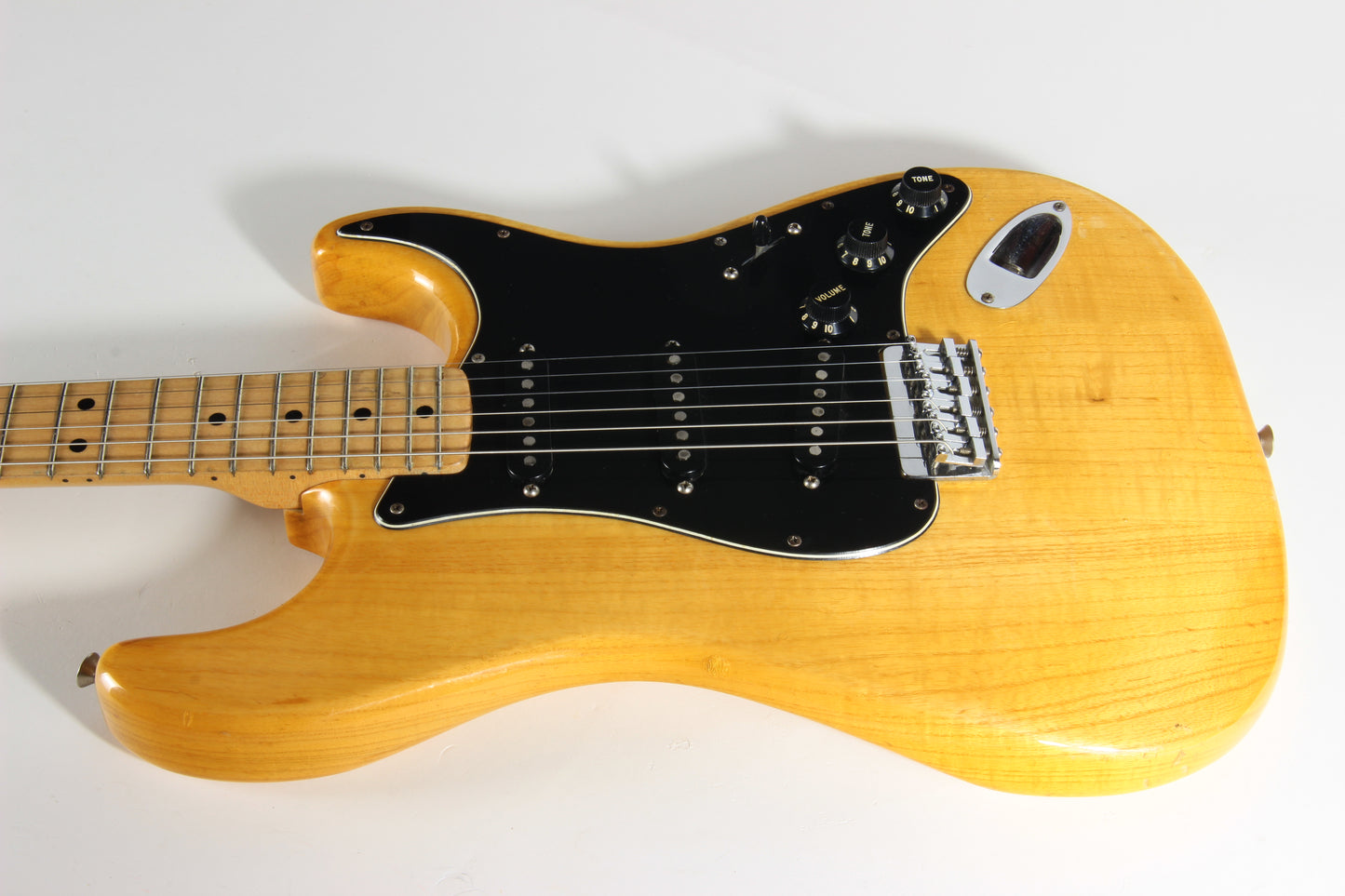 LIGHT! 1977 Fender Stratocaster FLAMED ASH Natural - Maple Neck Strat Vintage USA 1970's Hardtail