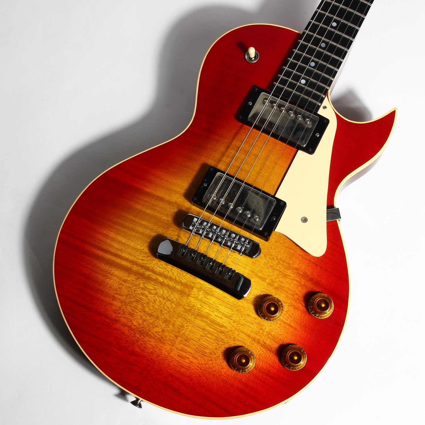 1989 Heritage H-140 CM ACB Gibson '57 Classic Les Paul Pickups - Antique Cherry Sunburst, Curly Maple