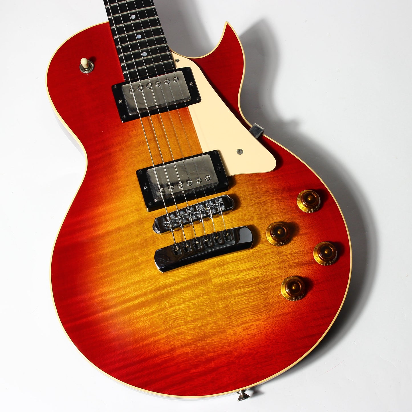 1989 Heritage H-140 CM ACB Gibson '57 Classic Les Paul Pickups - Antique Cherry Sunburst, Curly Maple