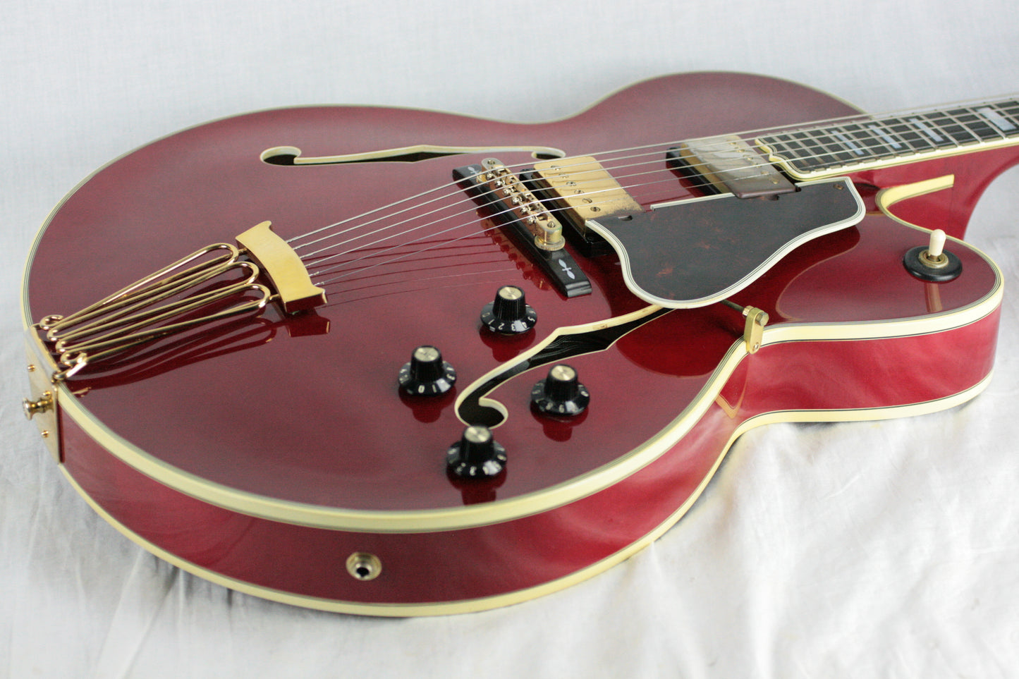 INCREDIBLY RARE 1980 Gibson Byrdland w/ F5 Mandolin Headstock! CHERRY RED! es335 one off