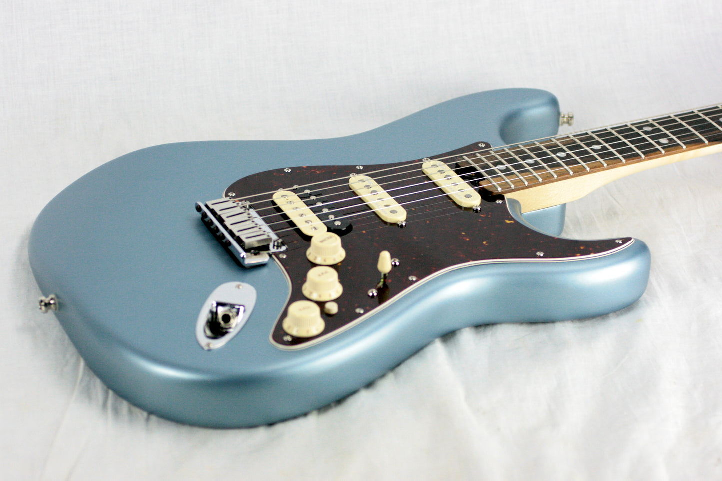 2018 Fender American Elite Stratocaster HSS EBONY Shawbucker Satin Ice Blue Metallic USA Strat