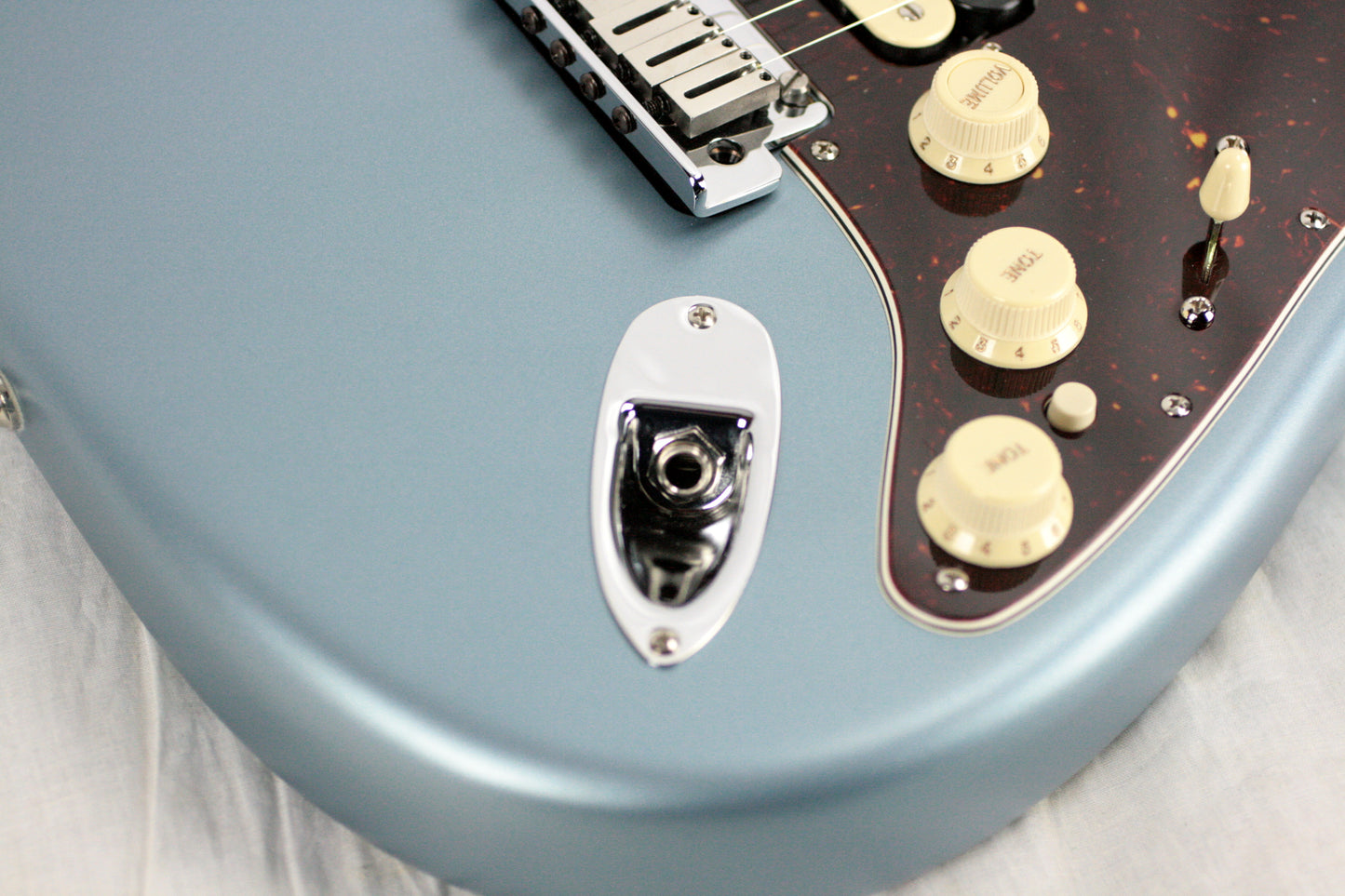 2018 Fender American Elite Stratocaster HSS EBONY Shawbucker Satin Ice Blue Metallic USA Strat