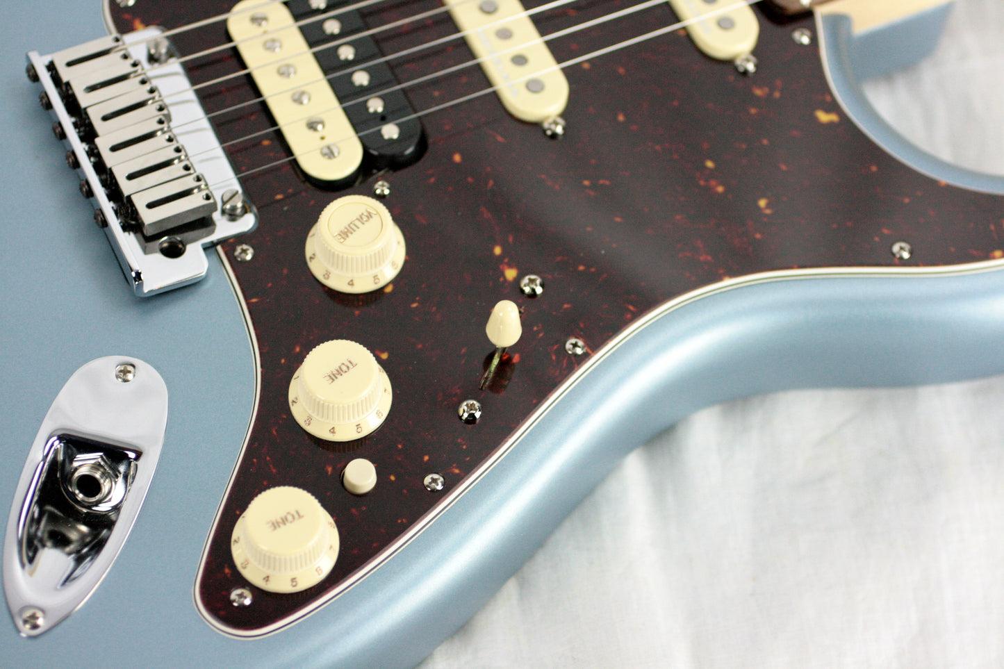 2018 Fender American Elite Stratocaster HSS EBONY Shawbucker Satin Ice Blue Metallic USA Strat