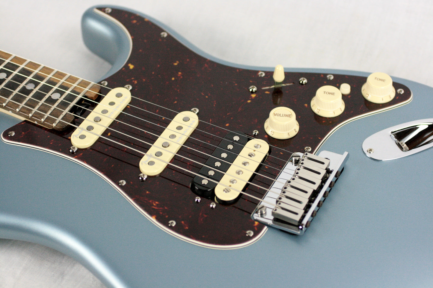 2018 Fender American Elite Stratocaster HSS EBONY Shawbucker Satin Ice Blue Metallic USA Strat