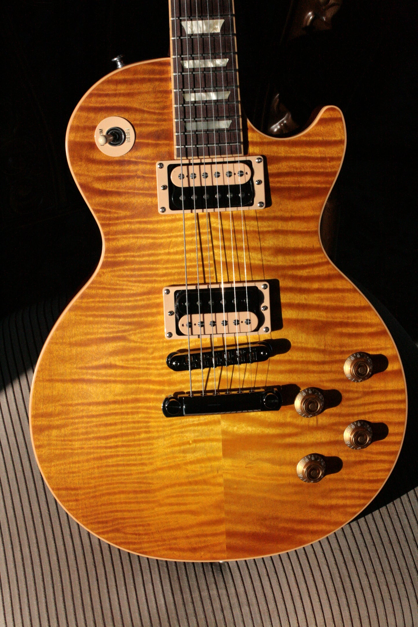 MINTY 2007 Gibson Les Paul Standard Flametop Honeyburst plus Zebra Pickups Slash 50's neck! 7.2 lbs!