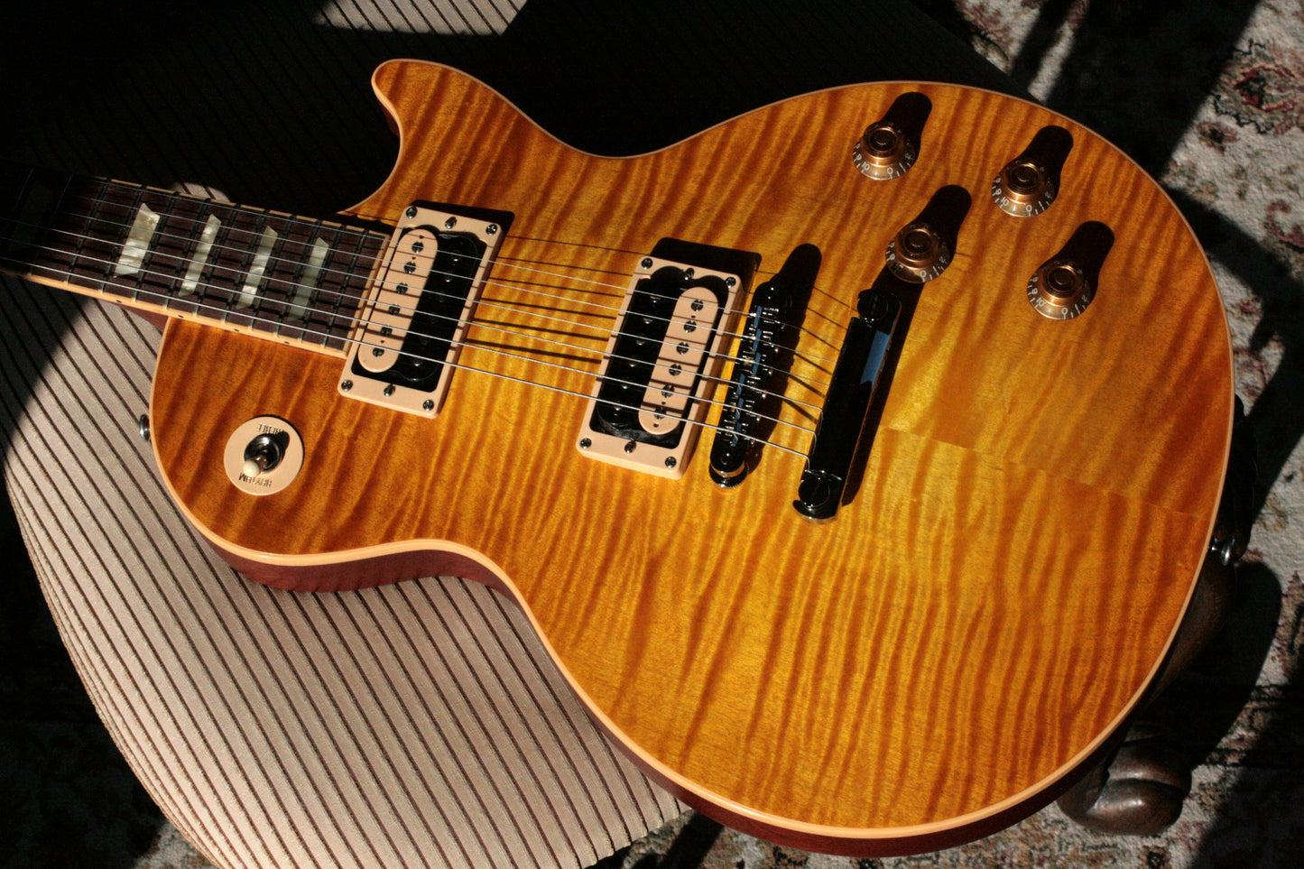 MINTY 2007 Gibson Les Paul Standard Flametop Honeyburst plus Zebra Pickups Slash 50's neck! 7.2 lbs!