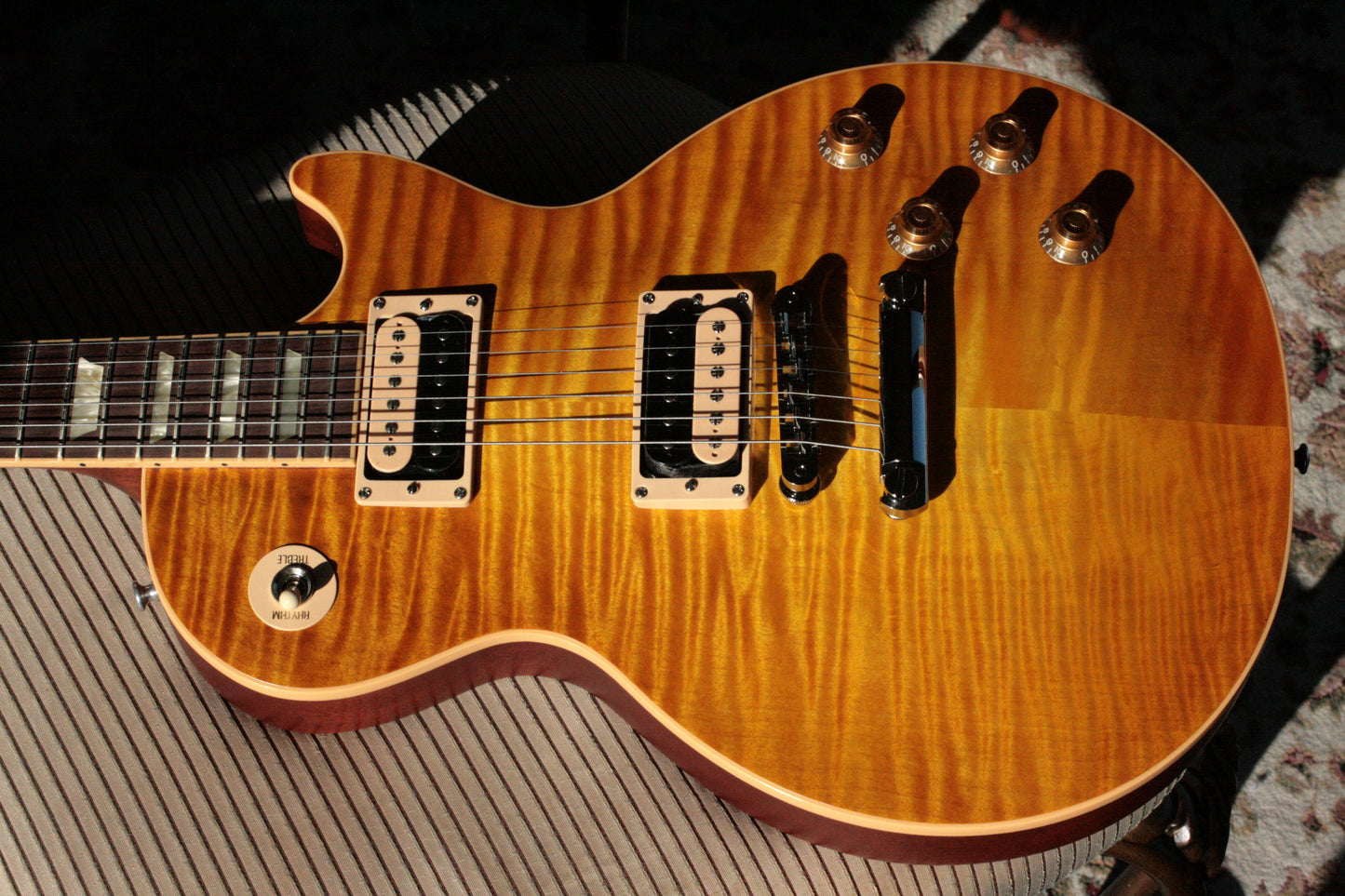 MINTY 2007 Gibson Les Paul Standard Flametop Honeyburst plus Zebra Pickups Slash 50's neck! 7.2 lbs!