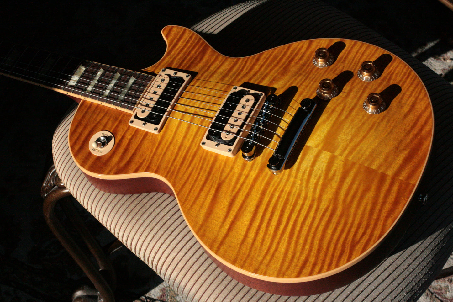MINTY 2007 Gibson Les Paul Standard Flametop Honeyburst plus Zebra Pickups Slash 50's neck! 7.2 lbs!