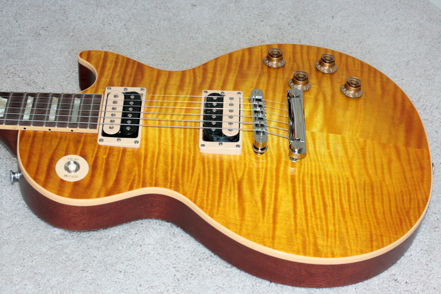 MINTY 2007 Gibson Les Paul Standard Flametop Honeyburst plus Zebra Pickups Slash 50's neck! 7.2 lbs!