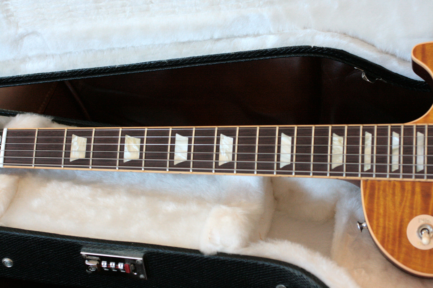 MINTY 2007 Gibson Les Paul Standard Flametop Honeyburst plus Zebra Pickups Slash 50's neck! 7.2 lbs!