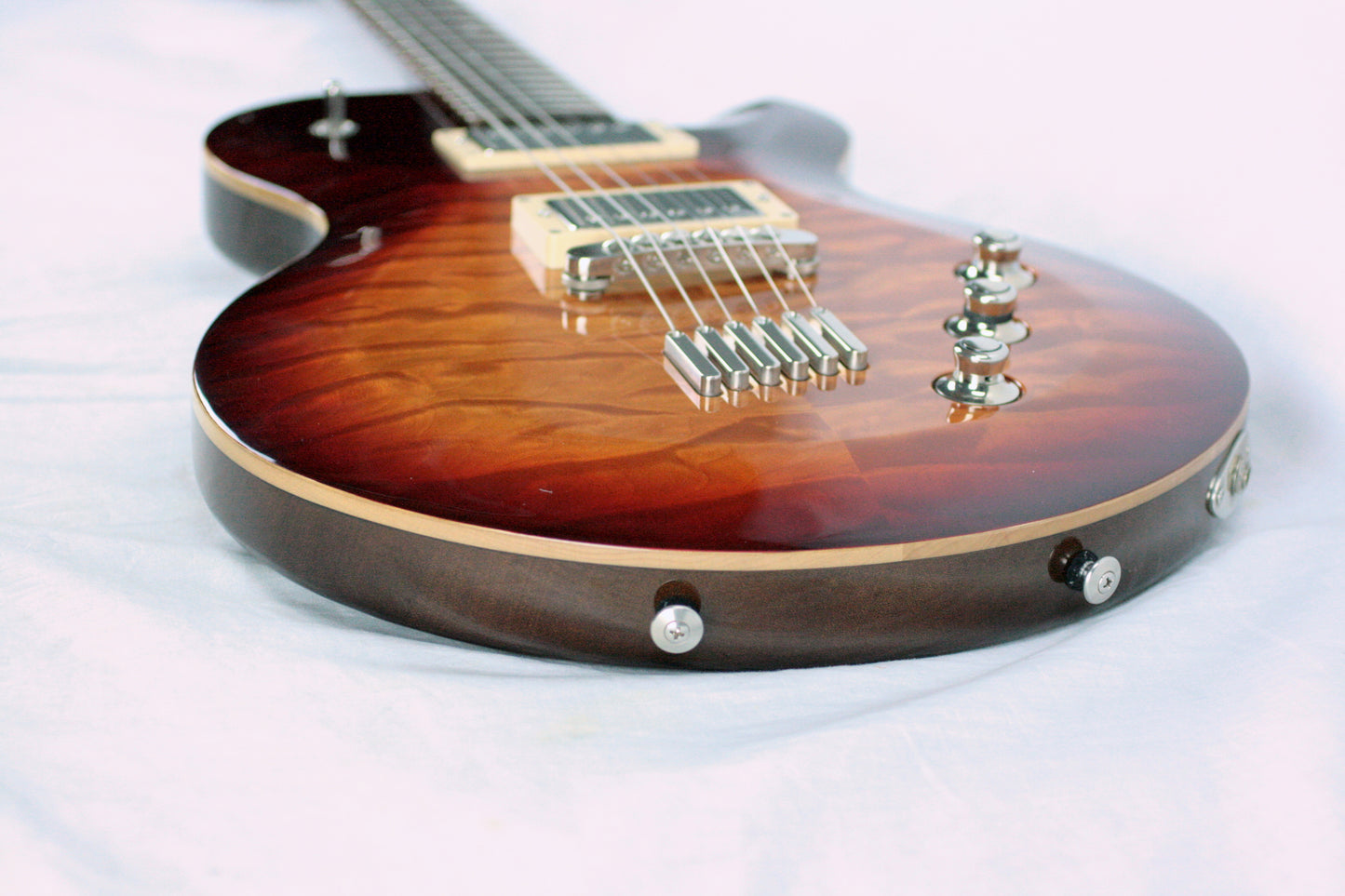 2005 Yamaha Made in Japan AES-920 Quilt Maple Top Seymour Duncan 59's MIJ Set-Neck