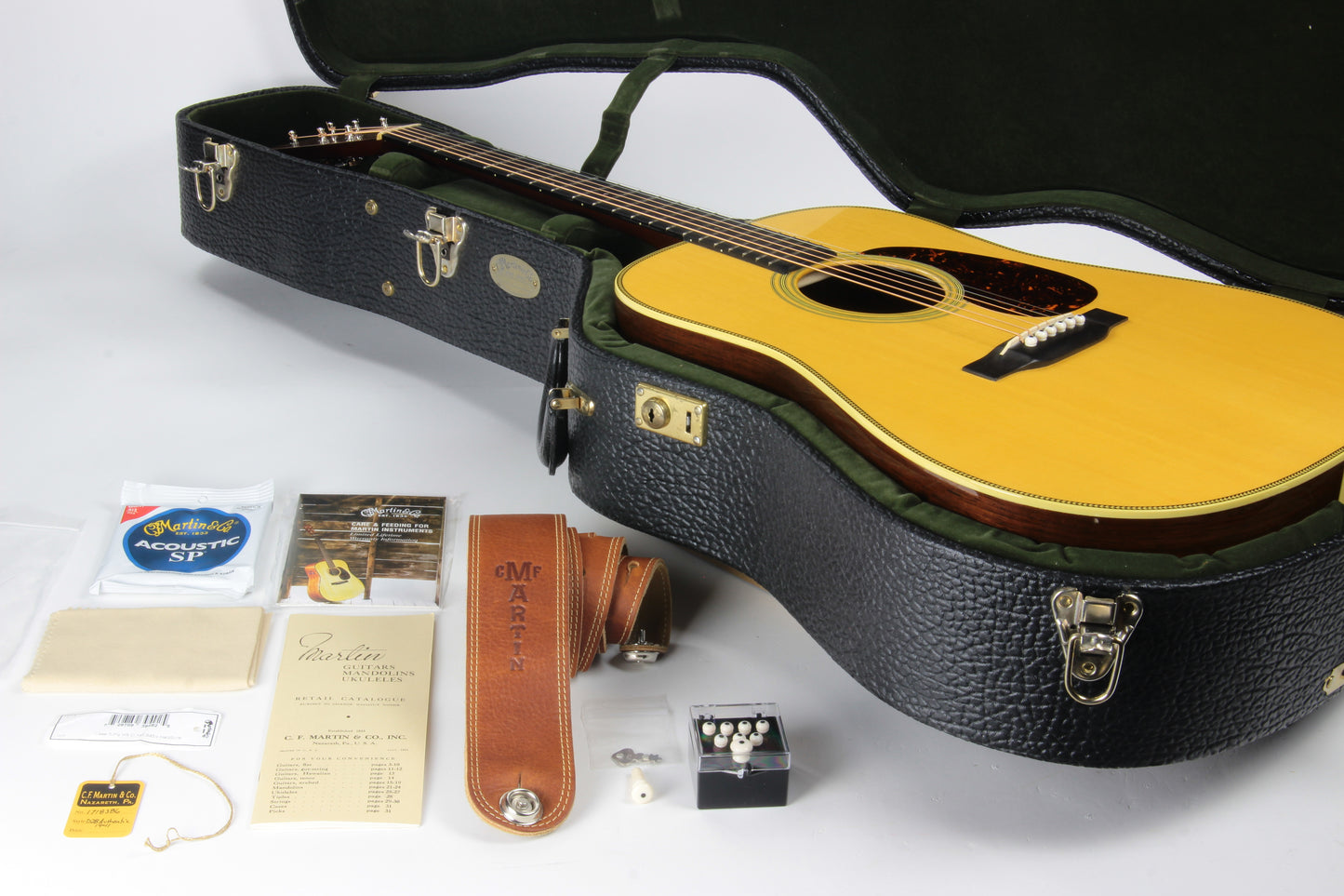 2013 Martin D-28 Authentic 1941 Madagascar Rosewood, Adirondack Spruce - Acoustic Flat Top
