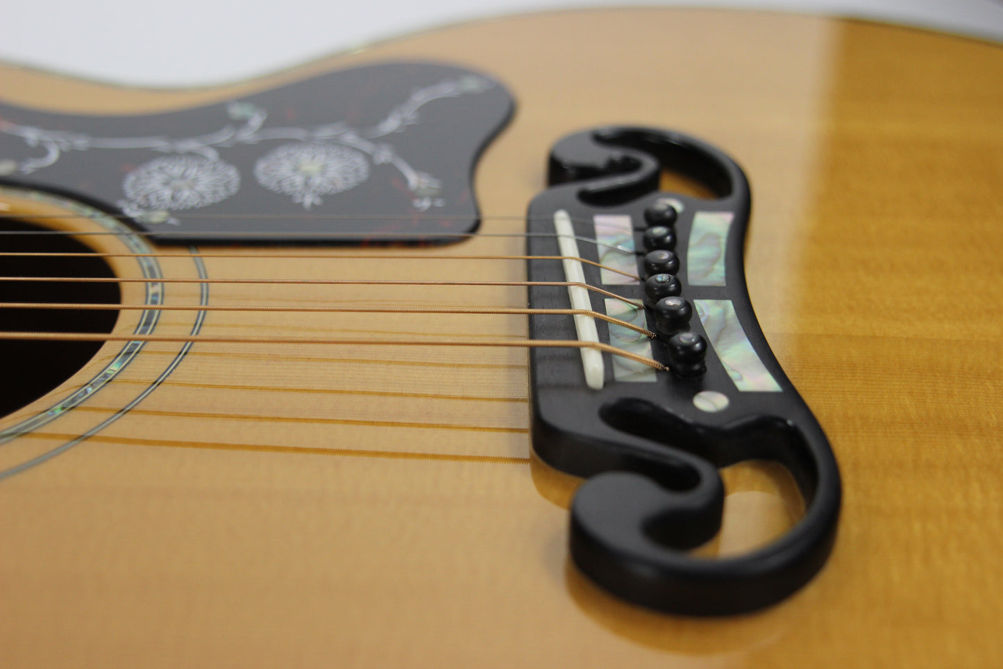 RARE 1995 Gibson Montana J-200 DELUXE VINE INLAY One-Off -- 3-Piece Back, Abalone/MOP Inlays, SJ-200 j200 sj200