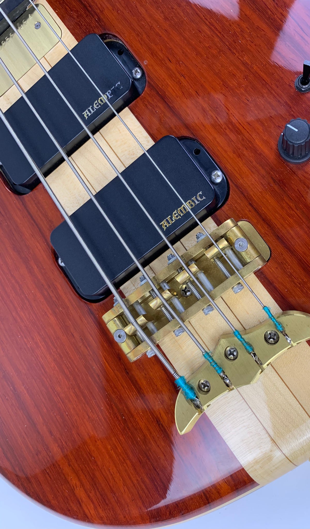 2002 ALEMBIC Custom Short-Scale Electric Bass Guitar Stanley CLARKE Vermilion 4-String