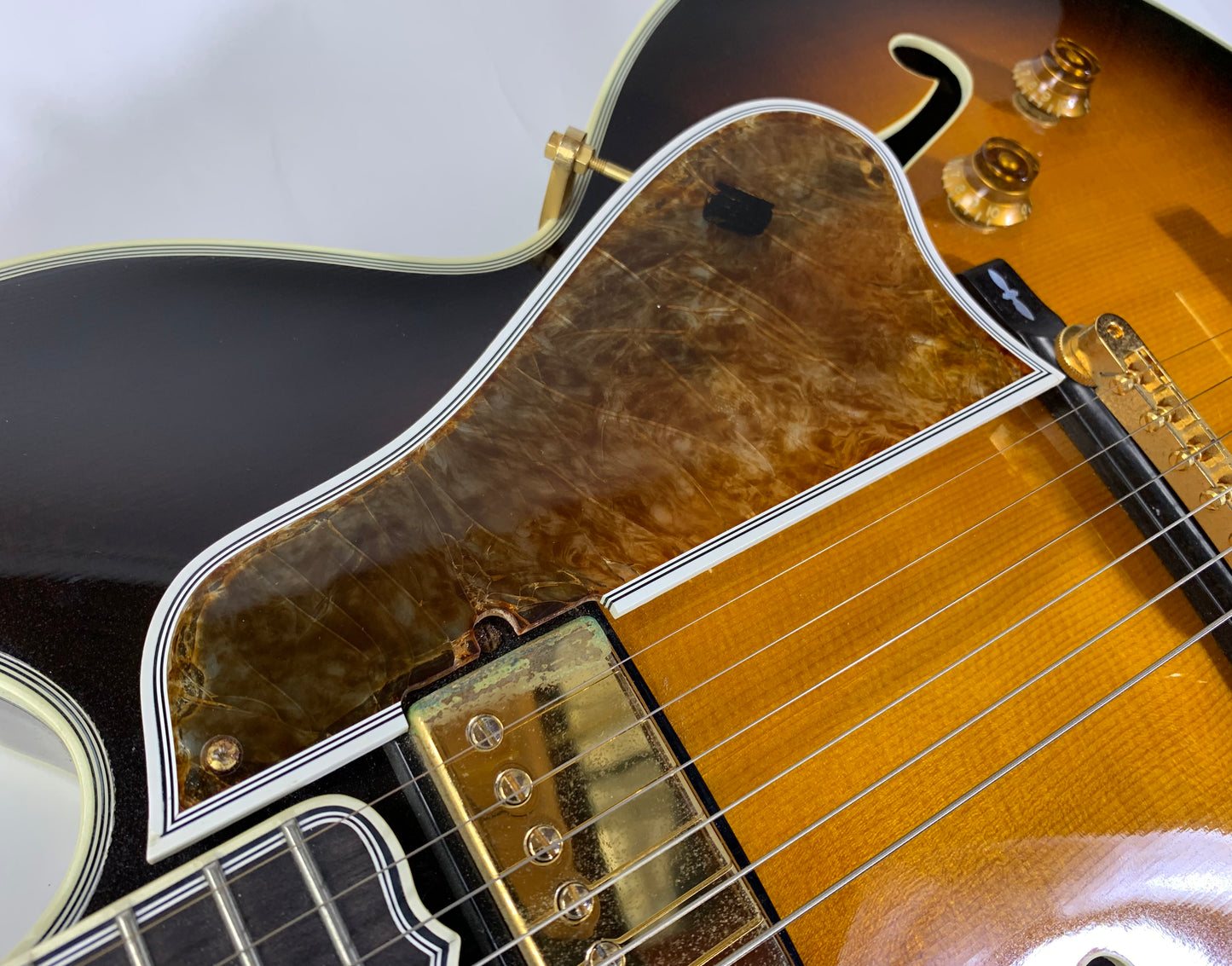 1997 Gibson Custom Shop Historic WES MONTGOMERY L-5 Sunburst One Pickup Signature Model Archtop Electric Guitar