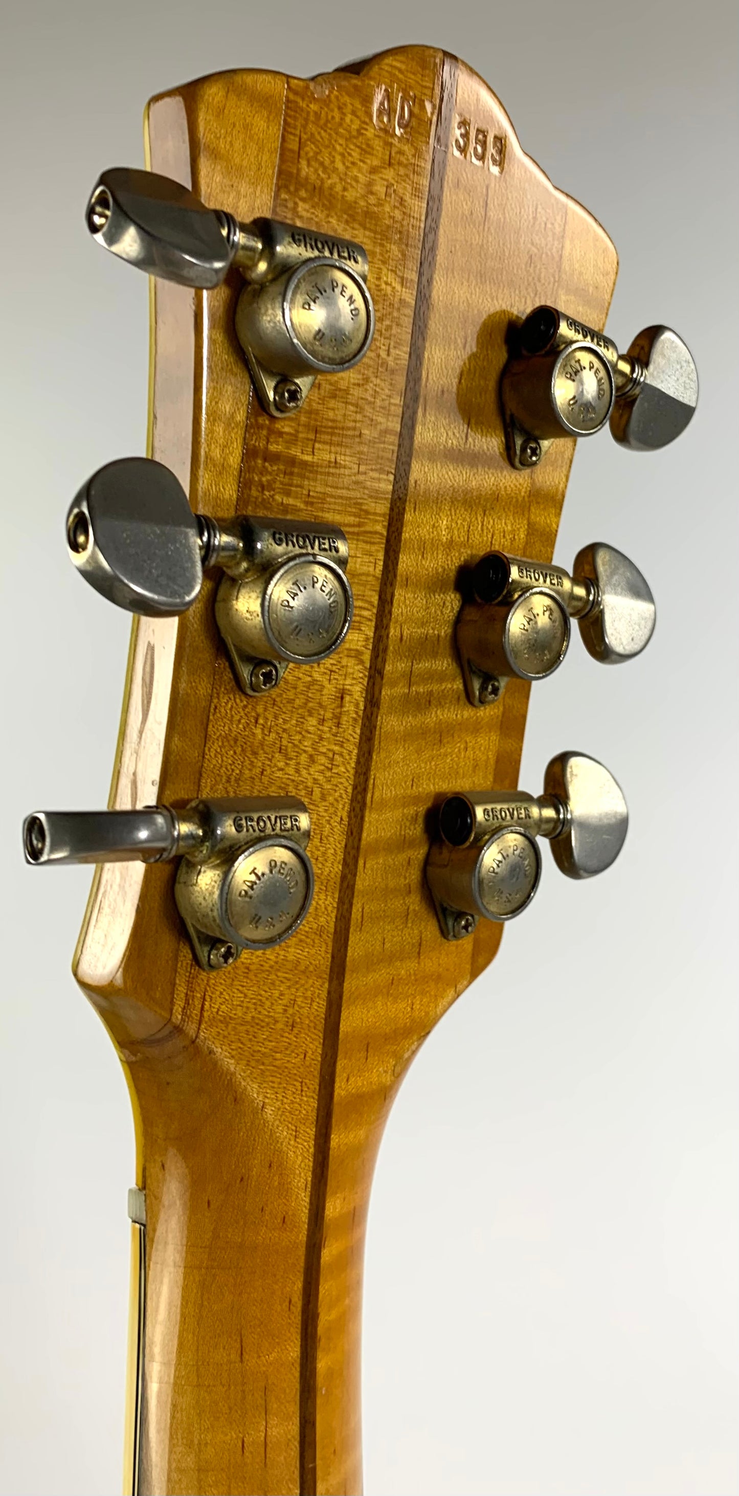 1968 Guild F-50 Natural Jumbo Flattop Jumbo Acoustic Guitar Figured Maple Vintage HOBOKEN MASTERPIECE