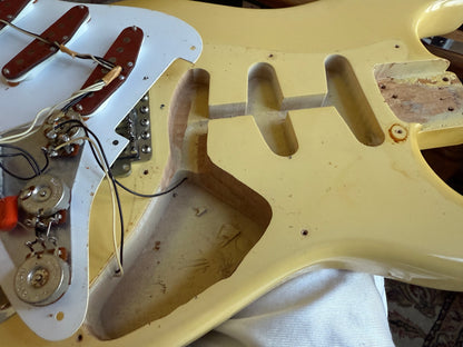 1982 Fender '57 American Vintage Reissue Fullerton Stratocaster 1957 Olympic “Vintage White” RED BOBBIN PICKUPS Very Early RI! AVRI