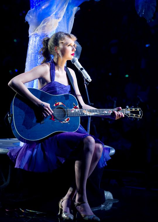 2000 TAYLOR SWIFT KOI Fish Living Jewels GSLJ Aqua Blue Dreadnought Acoustic Guitar Bearclaw Quilt - RARE!