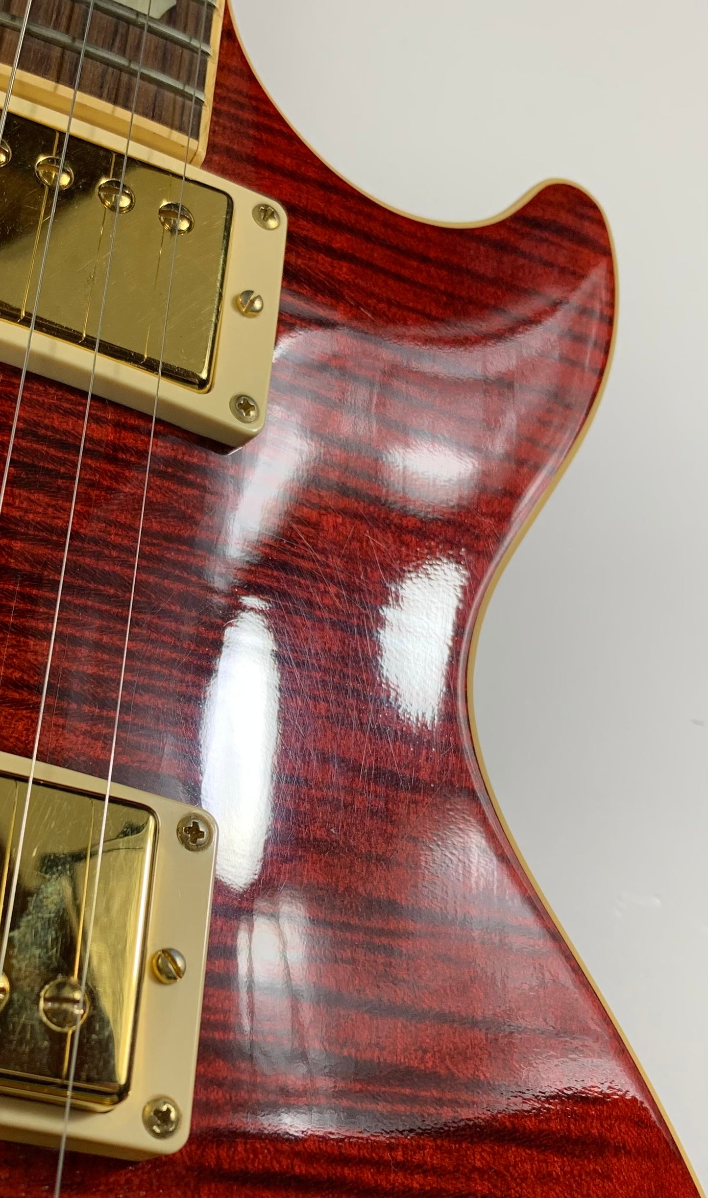 Gibson USA 50s Les Paul Standard Plus 2006 | Black Cherry Flametop Gold Hardware AA Top