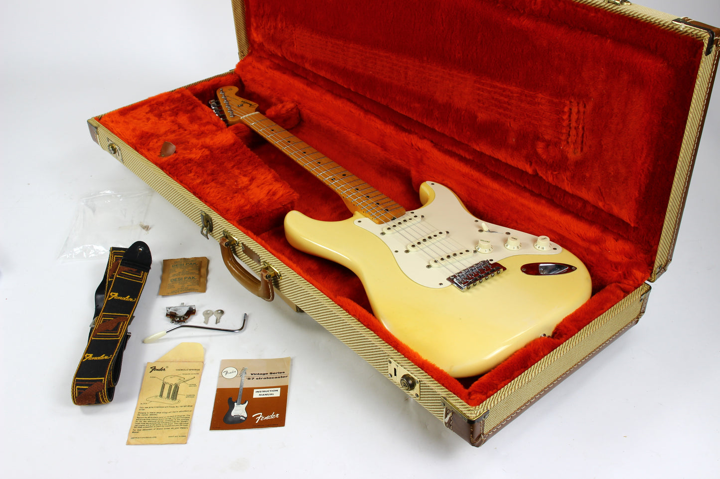 1982 Fender '57 American Vintage Reissue Fullerton Stratocaster 1957 Olympic White RED BOBBIN PICKUPS Very Early RI! AVRI