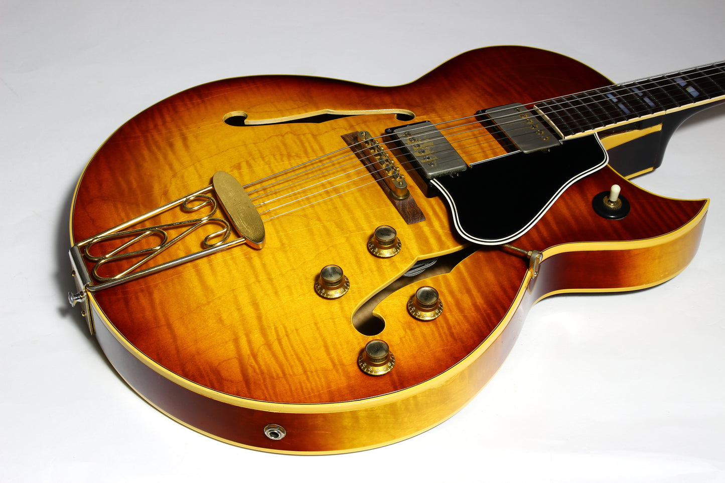 1962 Gibson ES-350T Florentine Cutaway Sunburst Hollowbody