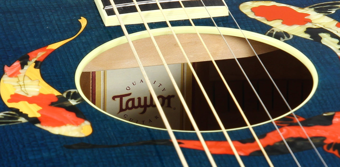 2000 TAYLOR SWIFT KOI Fish Living Jewels GSLJ Aqua Blue Dreadnought Acoustic Guitar Bearclaw Quilt - RARE!