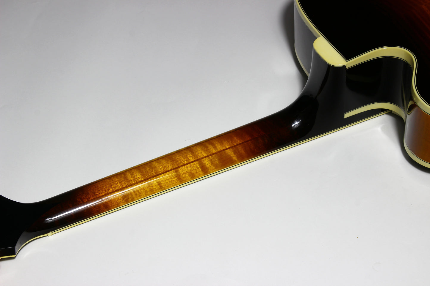1997 Gibson Custom Shop Historic WES MONTGOMERY L-5 Sunburst One Pickup Signature Model Archtop Electric Guitar