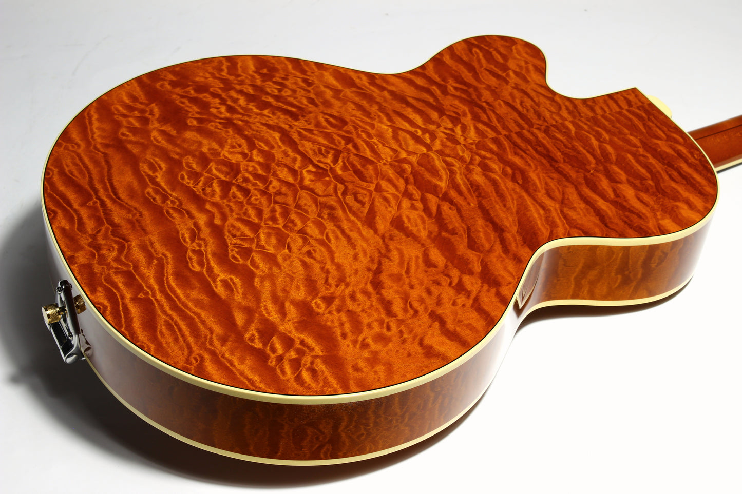 2024 Gretsch Chet Atkins 6120 G6120TGQM-56 Quilt Classic | Roundup Orange Stain Lacquer