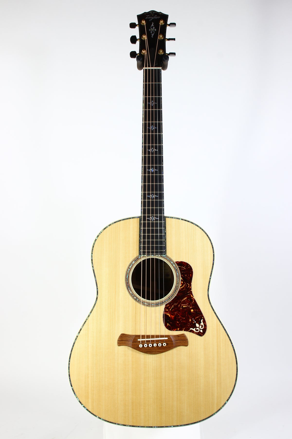 2026 Taylor Next Generation Gold Label 917E Grand Pacific Torrefied Adirondack Top Honduran Rosewood Back Sides