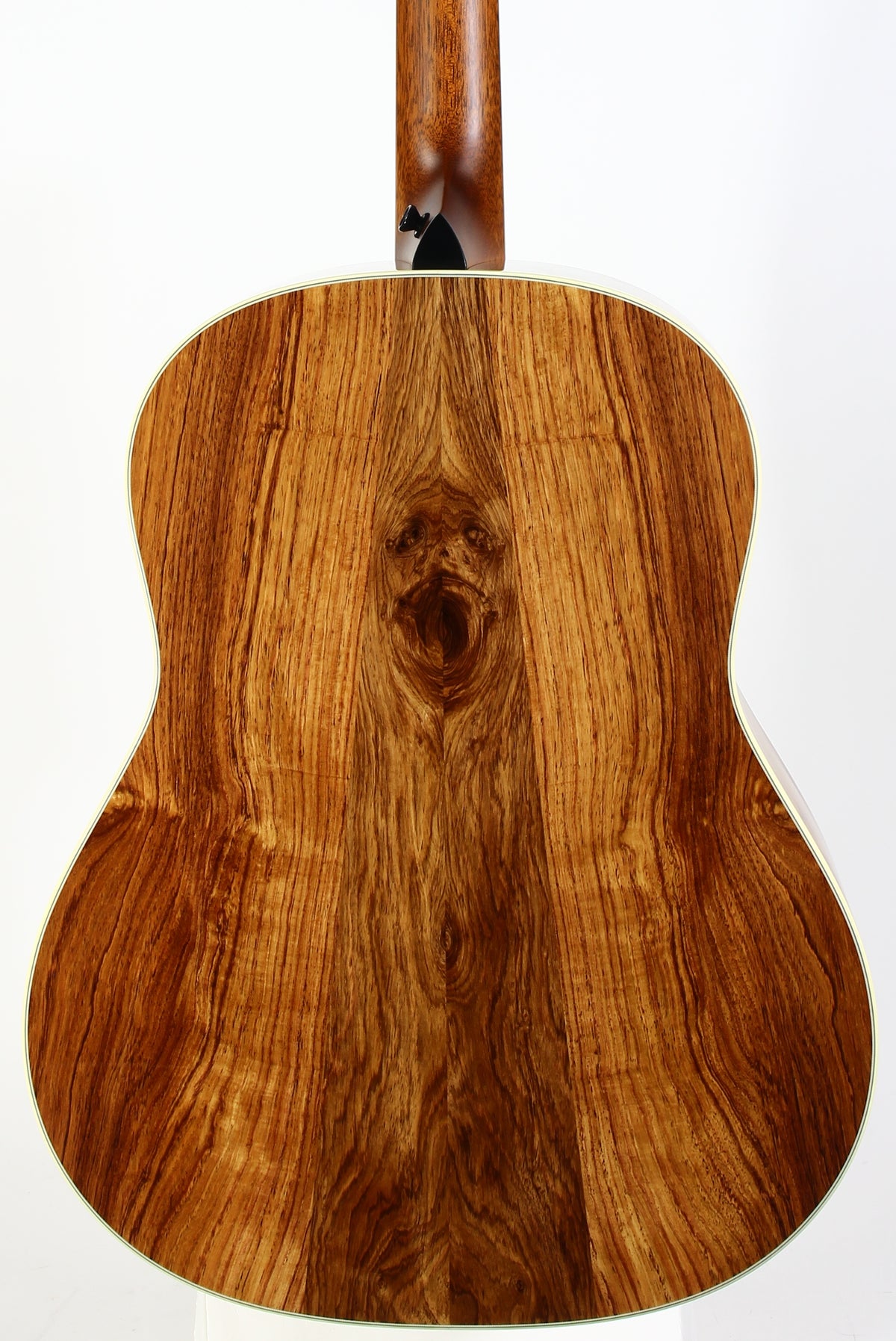2026 Taylor Next Generation Gold Label 917E Grand Pacific Torrefied Adirondack Top Honduran Rosewood Back Sides