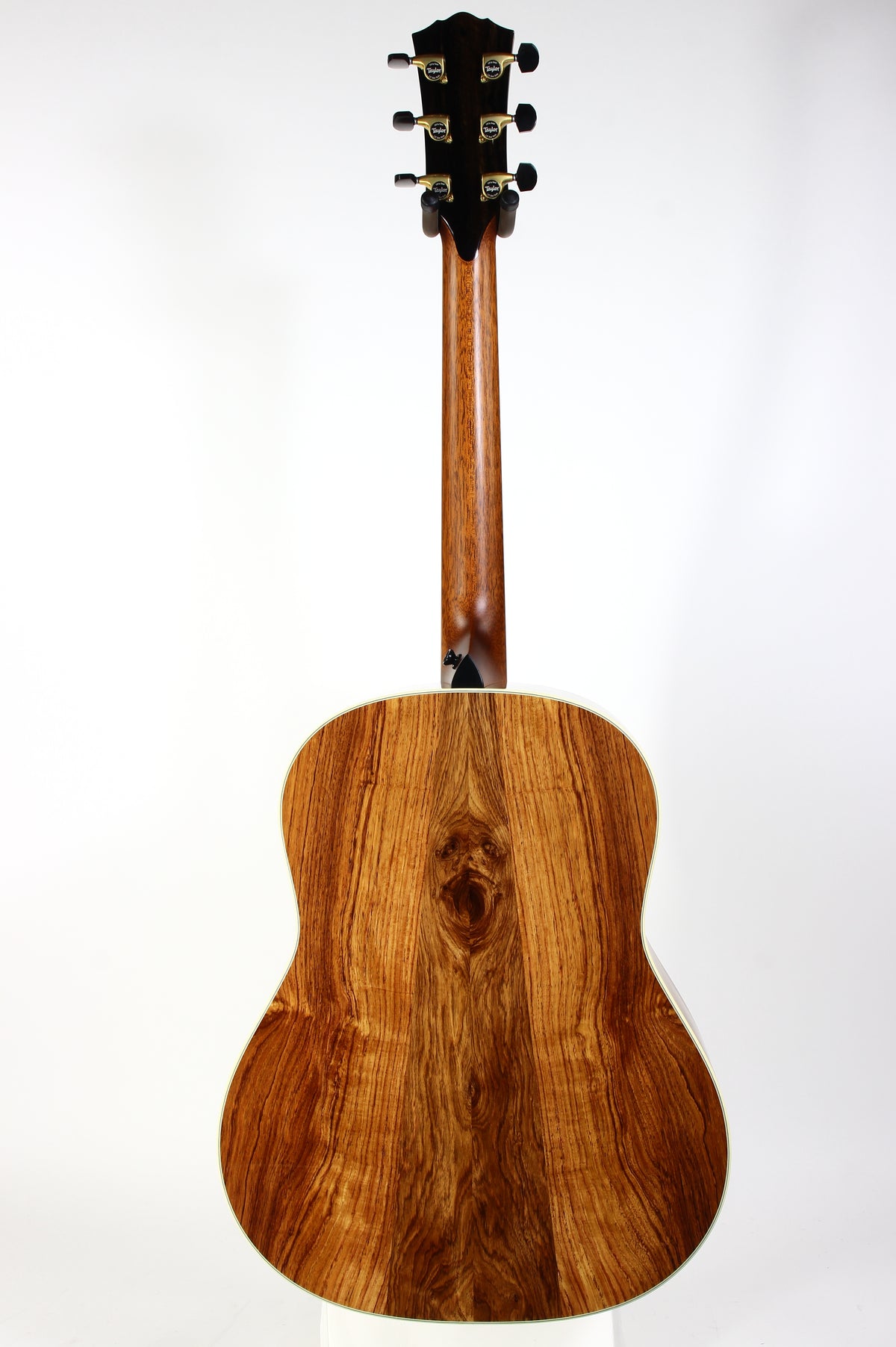 2026 Taylor Next Generation Gold Label 917E Grand Pacific Torrefied Adirondack Top Honduran Rosewood Back Sides
