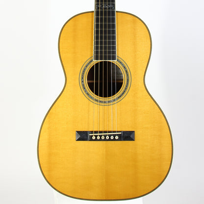 2008 Martin 00 Stauffer 175th Limited edition Engelmann spruce top Madagascar Rosewood backsides with coffin case