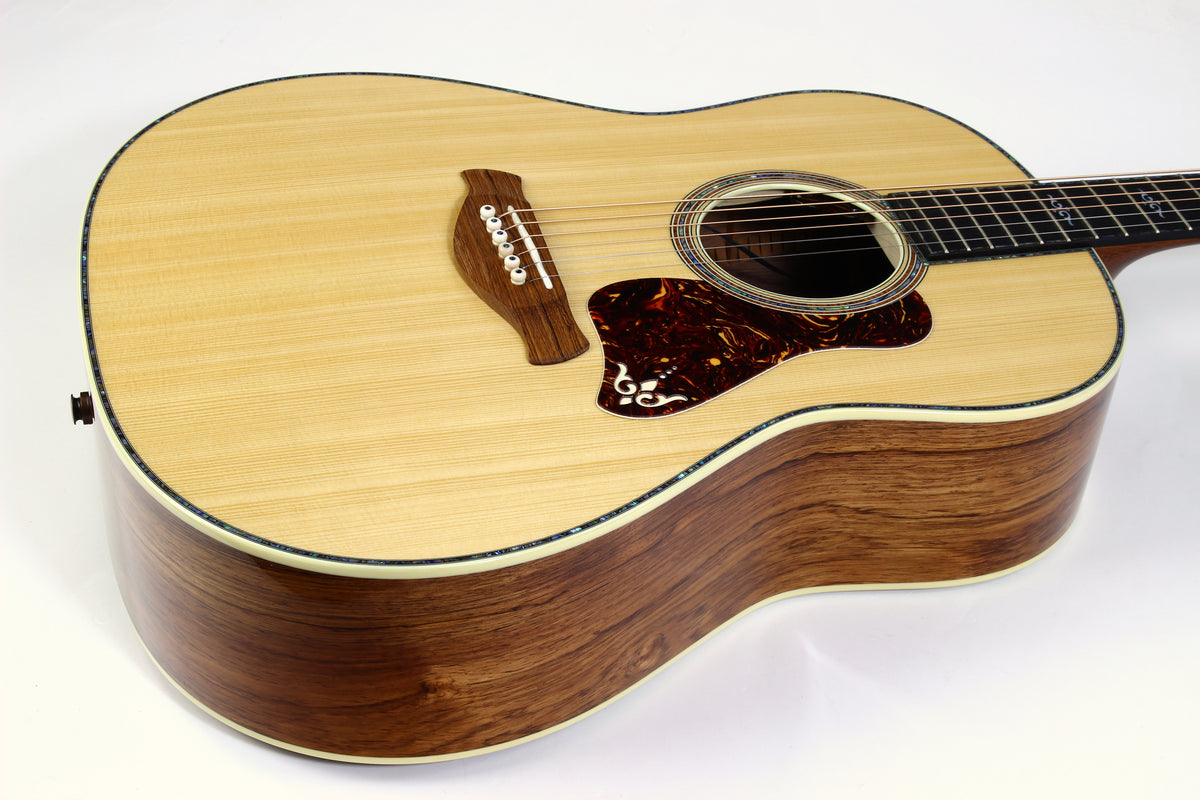 2026 Taylor Next Generation Gold Label 917E Grand Pacific Torrefied Adirondack Top Honduran Rosewood Back Sides