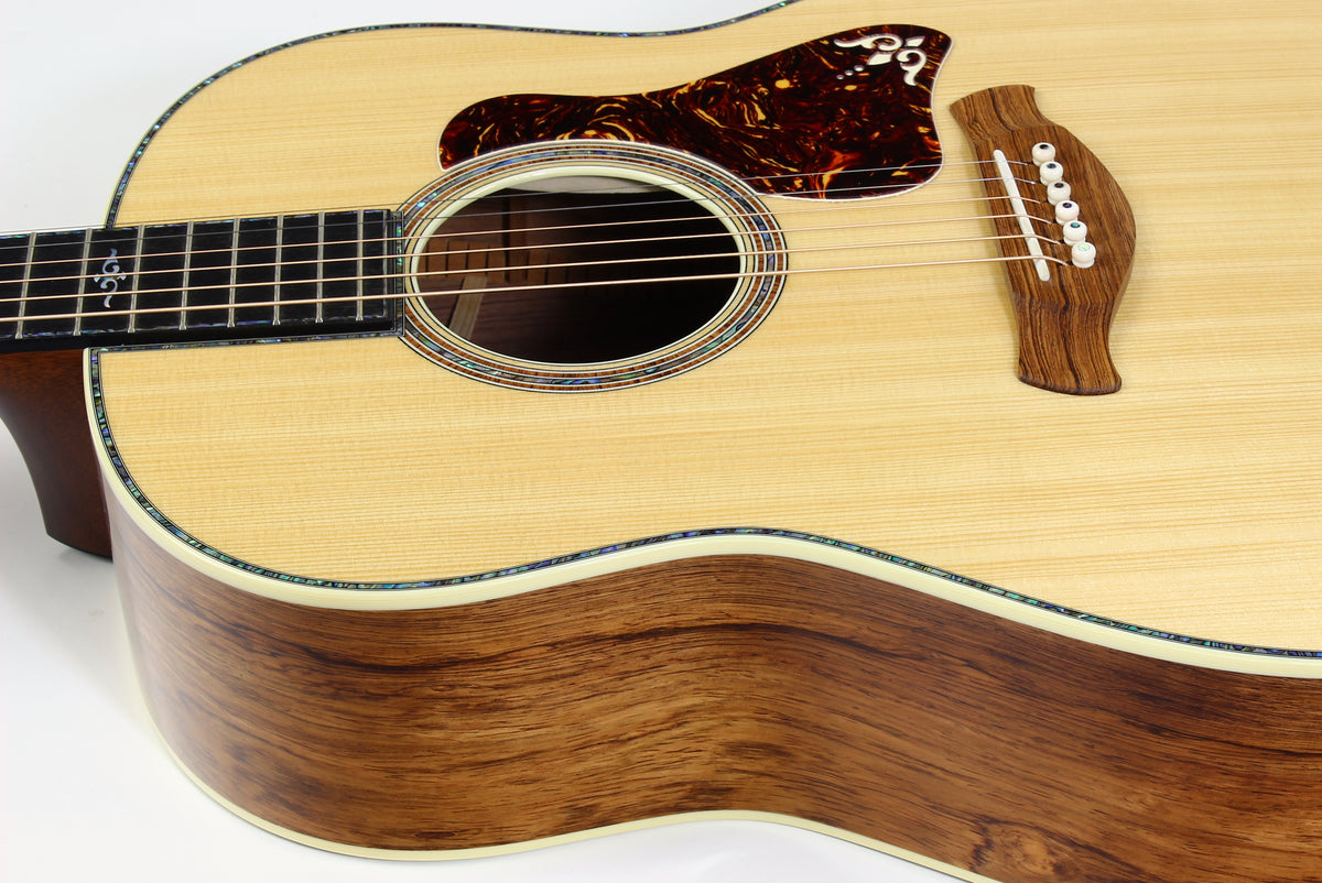2026 Taylor Next Generation Gold Label 917E Grand Pacific Torrefied Adirondack Top Honduran Rosewood Back Sides