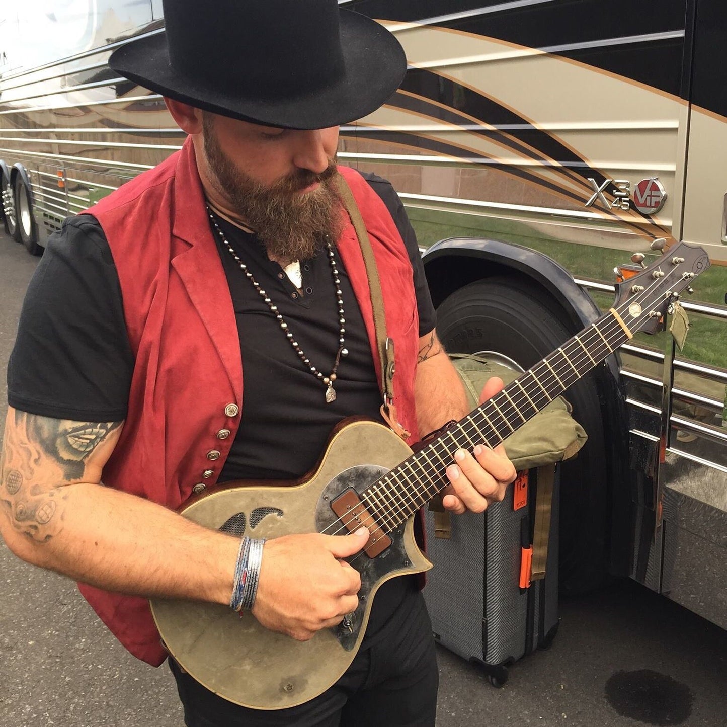 Schroeder WWII GI Radio Lane Guitar & Travel Guitar SET owned by Zac Brown Band