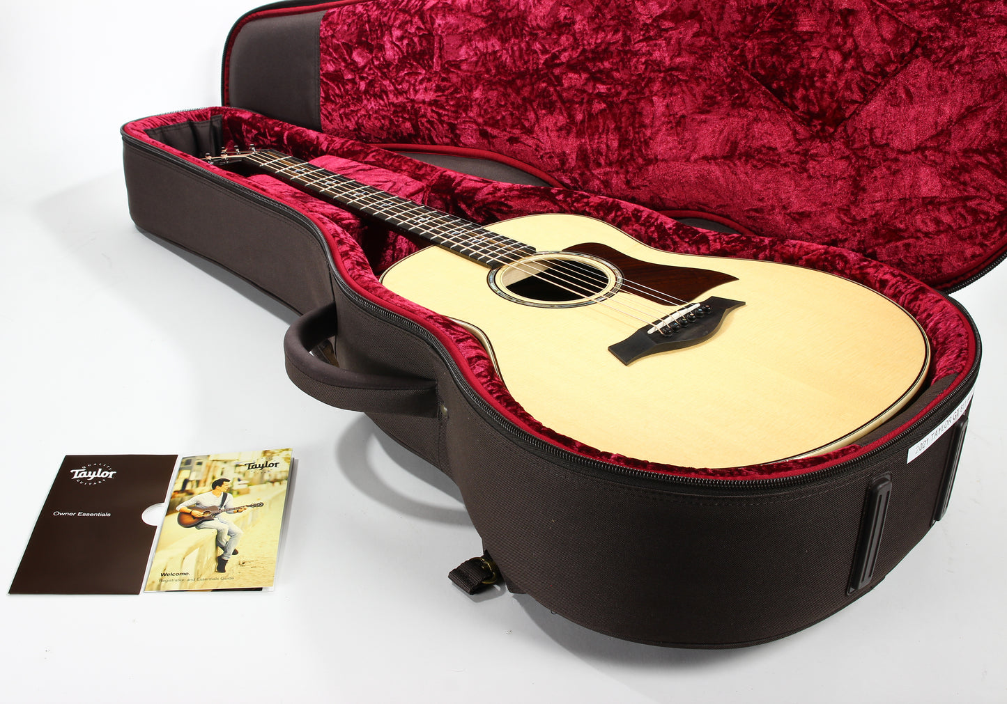 2021 Taylor GT 811 Grand Theater Rosewood Acoustic Guitar -- Small Body, Plays Great! 800 Series