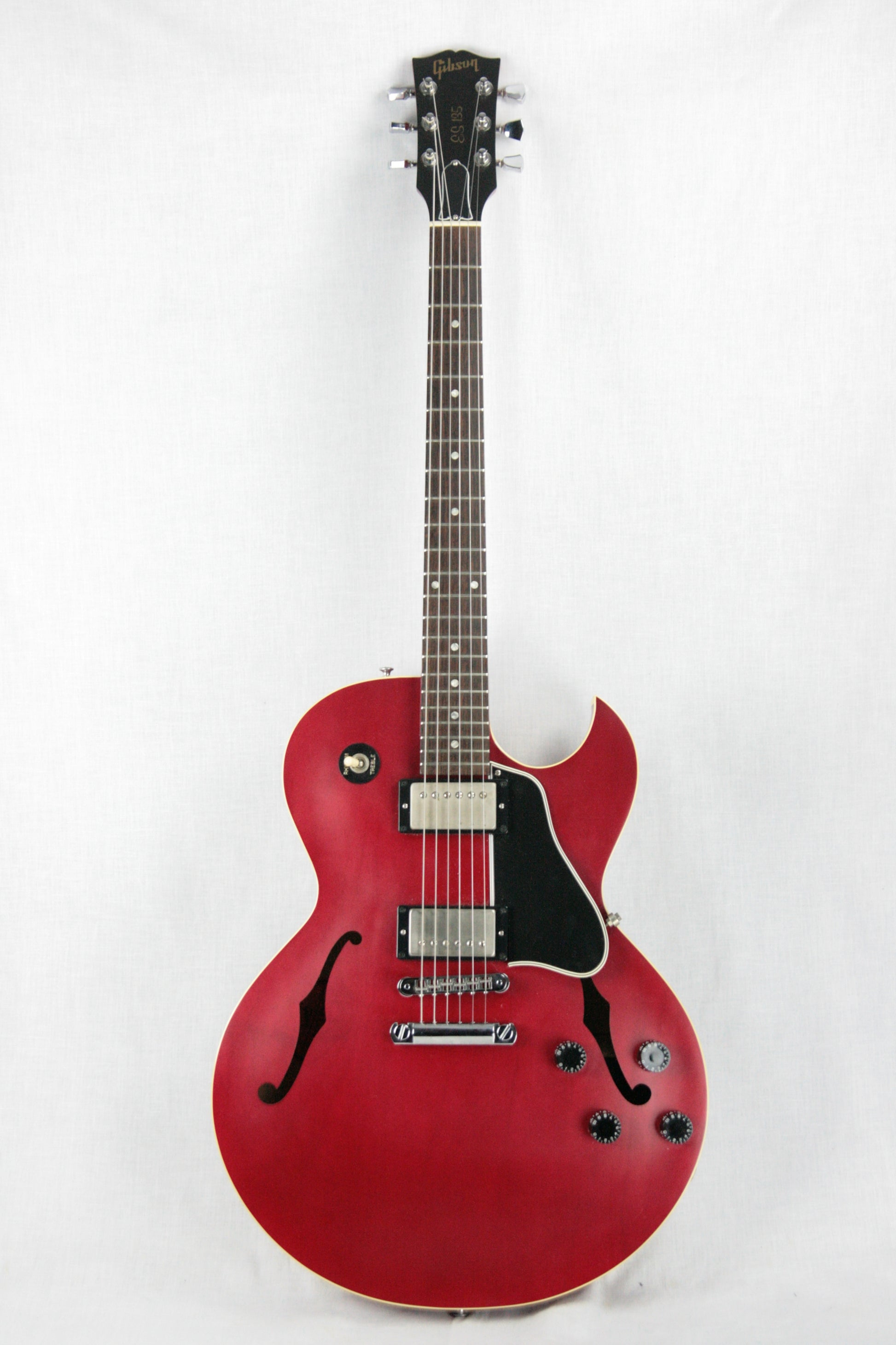 2003 Gibson ES-135 Satin Cherry Red Semi-Hollowbody Guitar 2003 Gibson ES-135 Satin Cherry Red Semi-Hollowbody Guitar