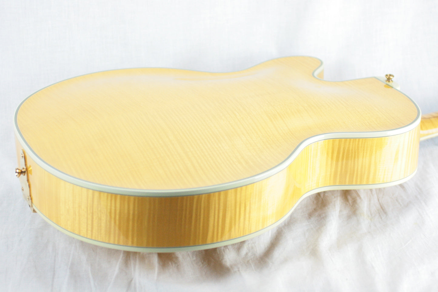 2004 Guild Bob Benedetto X-700 Stuart Honey Blonde! Solid-Carved Woods! x700 Signature Archtop