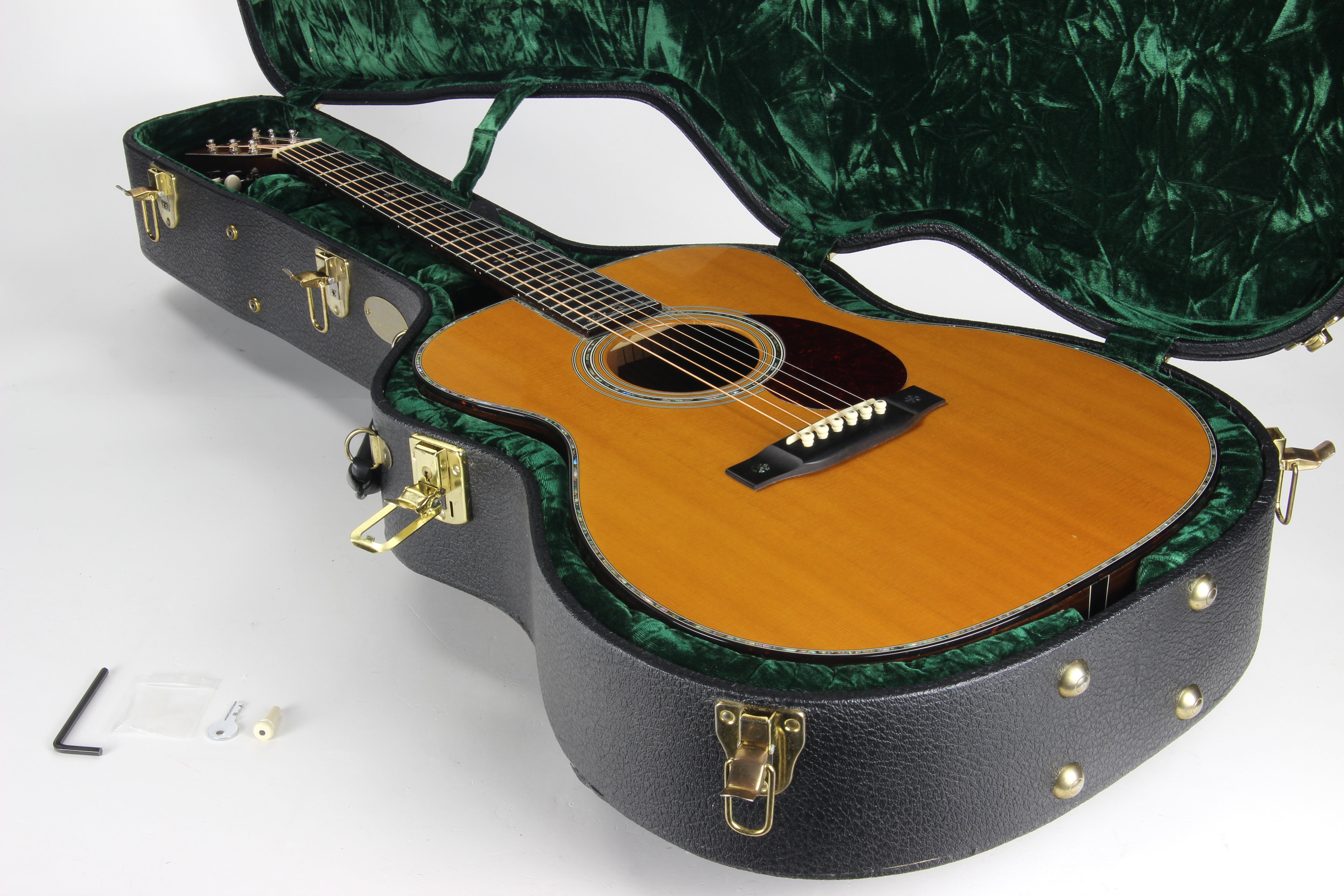 1997 Martin PAUL SIMON OM-42 Signature Model OM-42PS Limited Edition -- SIGNED LABEL