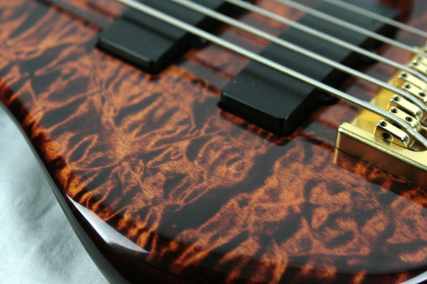 2002 Peavey USA Custom Shop CIRRUS 5-String Bass QUILT TOP Tiger Eye!